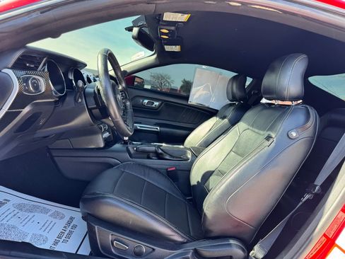 Used 2017 Ford Mustang GT Premium image 11