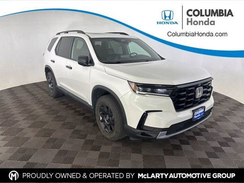Used 2024 Honda Pilot TrailSport image 1