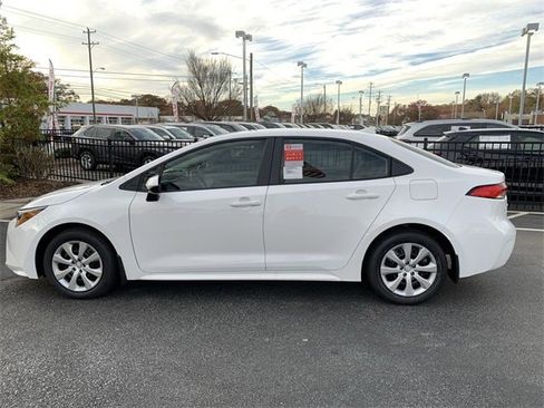 New 2026 Toyota Corolla LE image 5