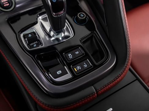 Used 2024 Jaguar F-TYPE R AWD/4WD image 33