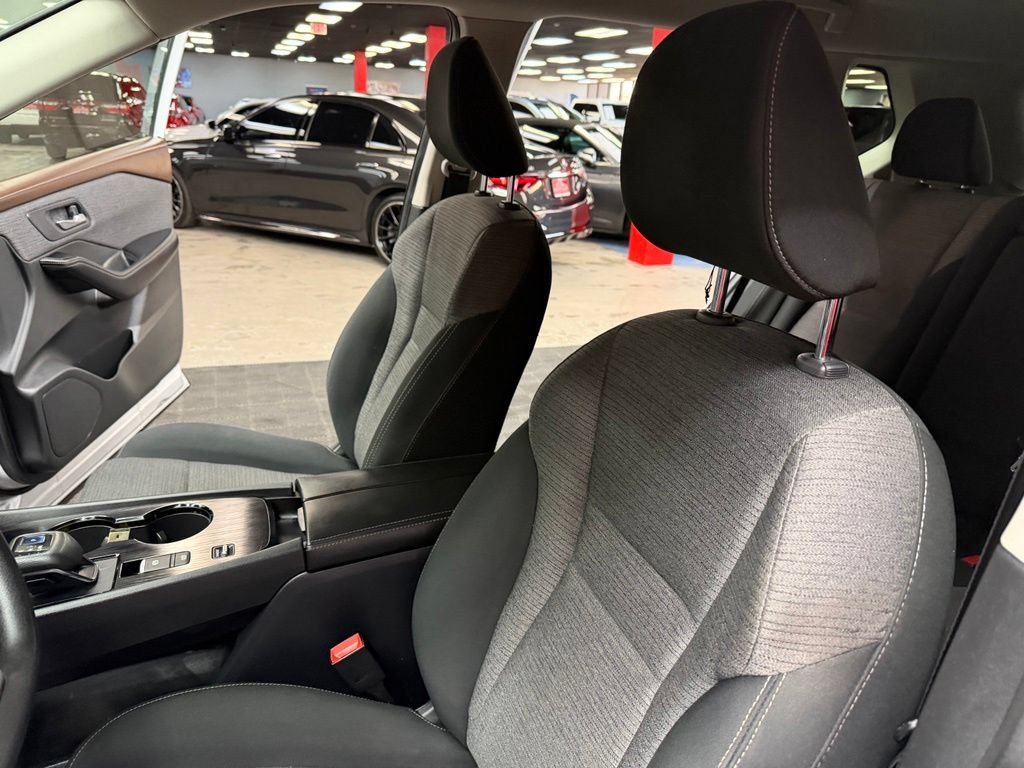 Used 2022 Nissan Rogue SV FWD image 33