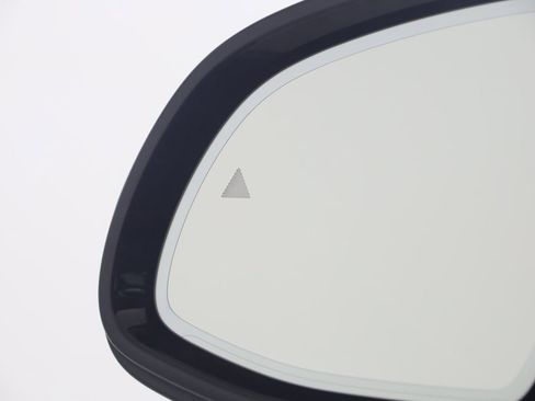 Used 2022 BMW X6 M50i w/ Executive Package image 30