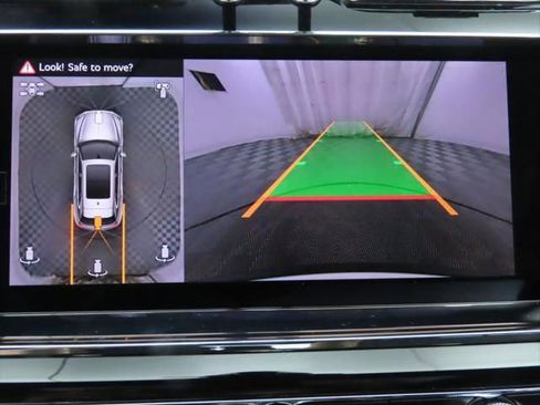 New 2025 Bentley Bentayga image 16