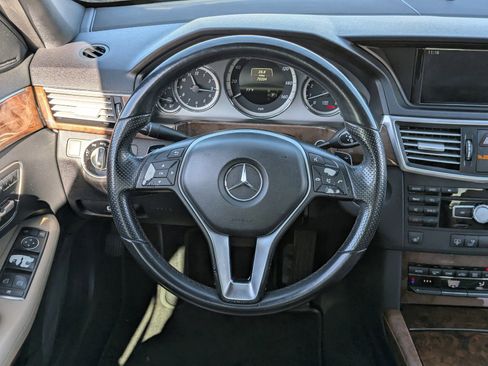 Used 2013 Mercedes-Benz E 350 Sedan image 19