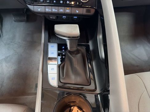 Certified 2023 Hyundai Elantra SEL w/ Convenience Package image 21