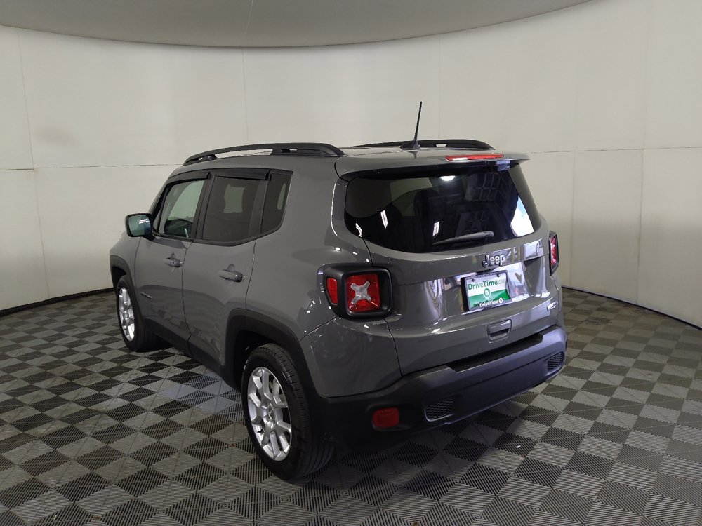 Used 2021 Jeep Renegade Latitude FWD image 3