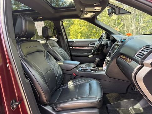Used 2018 Ford Explorer Platinum AWD/4WD image 29