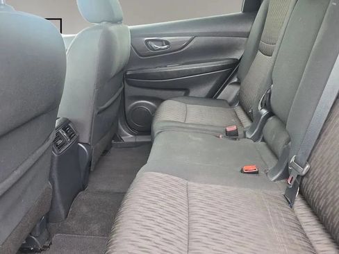 Used 2018 Nissan Rogue SV w/ Premium Package AWD/4WD image 10