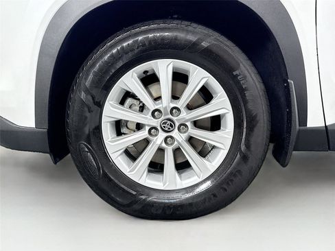 Certified 2024 Toyota Grand Highlander XLE image 46