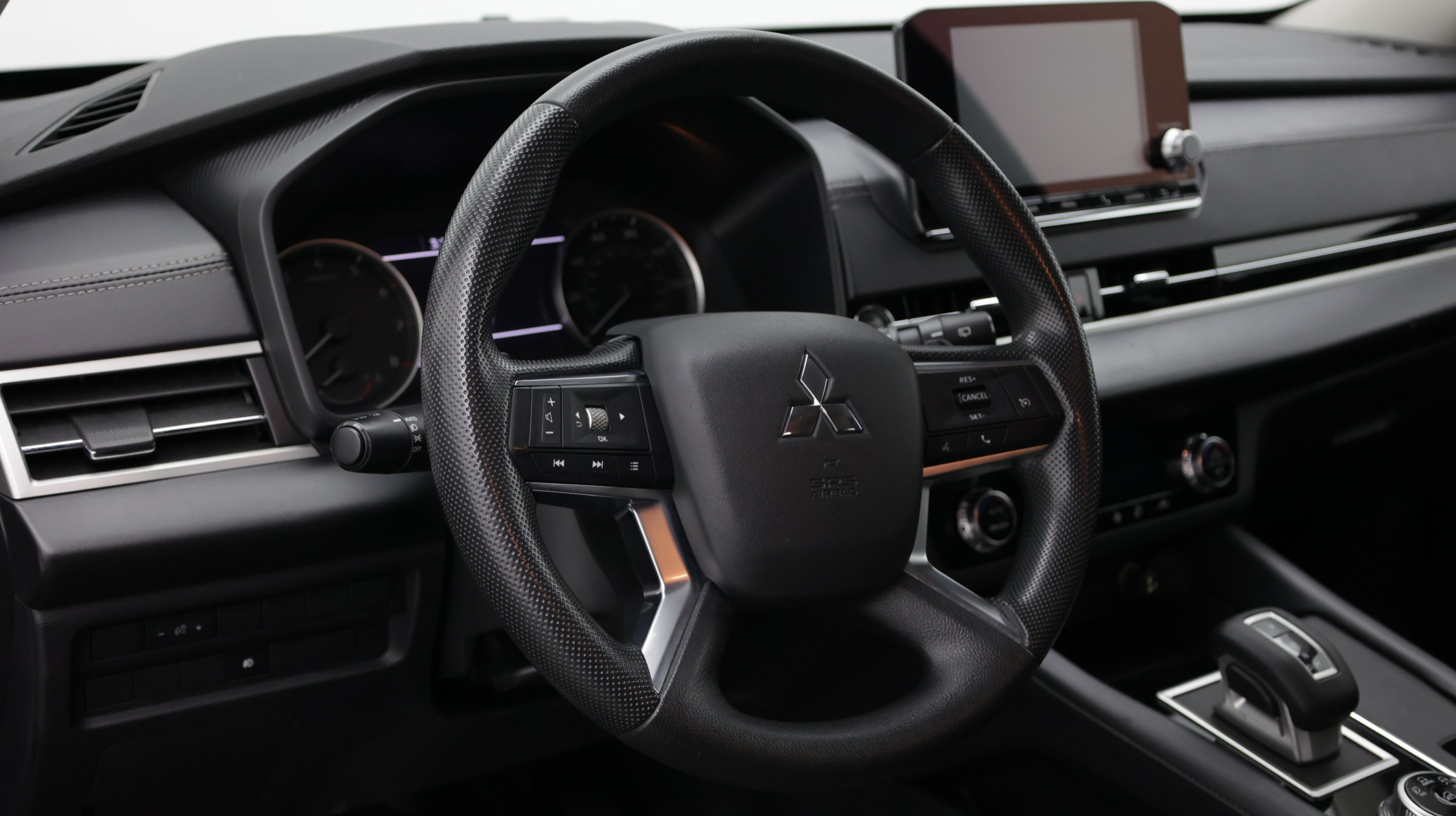 Used 2024 Mitsubishi Outlander ES FWD image 12