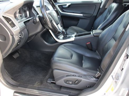 Used 2015 Volvo XC60 T5 Premier w/ Protection Package image 11