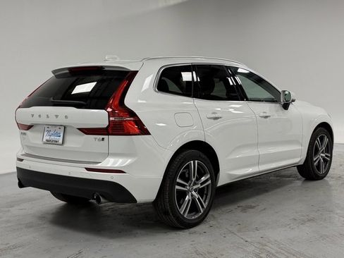 Used 2021 Volvo XC60 T6 Momentum image 4