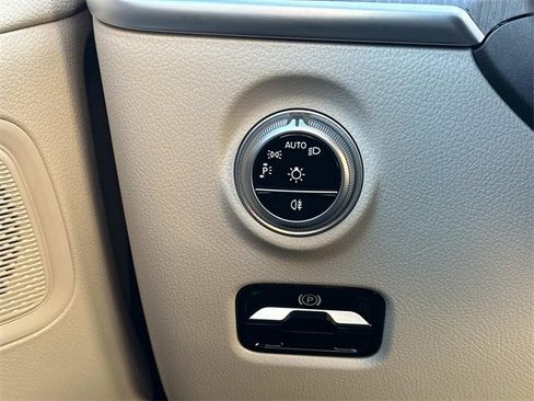 Certified 2023 Mercedes-Benz C 300 4MATIC Sedan image 26