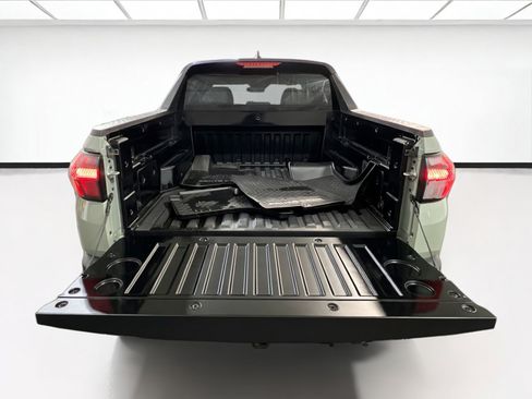 Used 2025 Hyundai Santa Cruz SE FWD image 17
