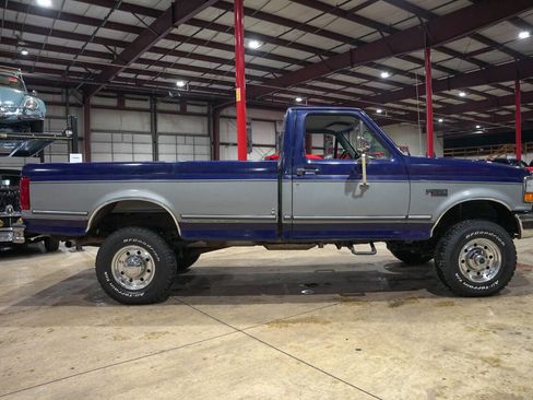 Used 1995 Ford F350 XLT 2dr 4WD Standard Cab LB image 10