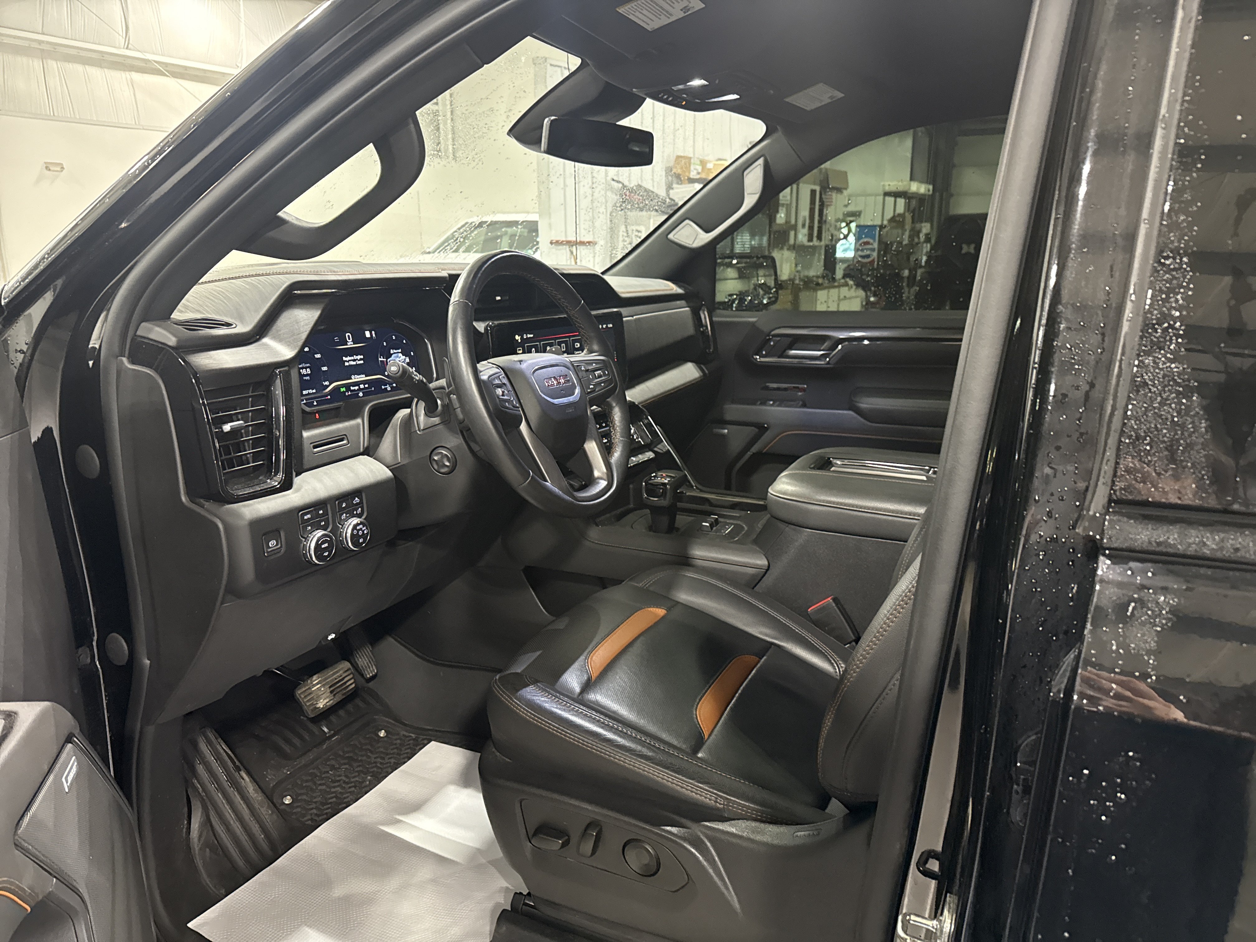 Used 2022 GMC Sierra 1500 AT4 w/ AT4 Preferred Package AWD/4WD image 7