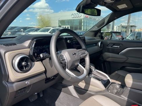 Used 2025 Chevrolet Colorado ZR2 AWD/4WD image 11