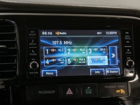 Used 2018 Mitsubishi Outlander ES FWD image 15