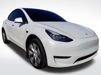 Used 2021 Tesla Model Y Long Range video 2