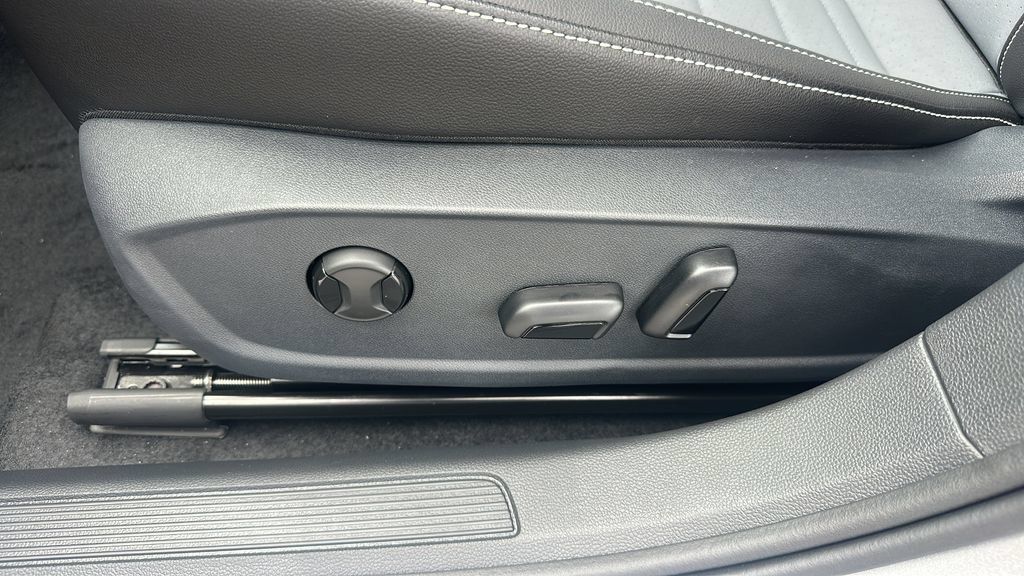 New 2027 Volkswagen Jetta SE FWD image 15