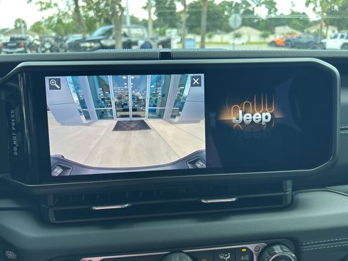 New 2025 Jeep Gladiator Sport image 45