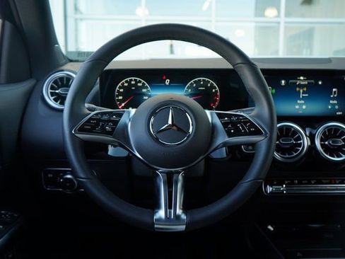 Used 2026 Mercedes-Benz GLA 250 image 16