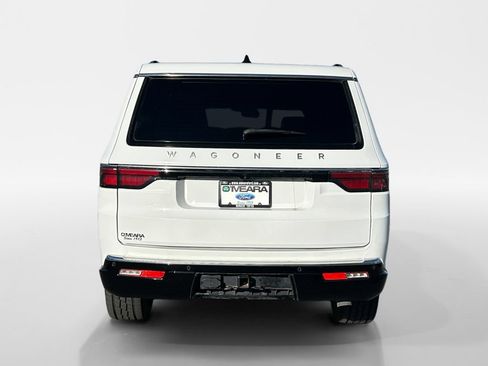 Used 2024 Jeep Wagoneer L 4WD w/ HD Trailer Tow Package image 4