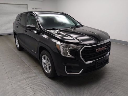 Used 2024 GMC Terrain SLE AWD/4WD image 13