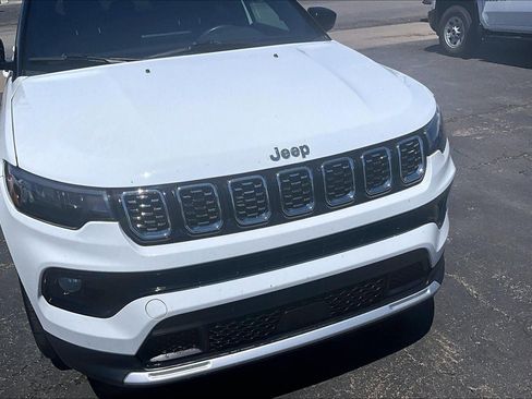 Used 2025 Jeep Compass Limited AWD/4WD image 3