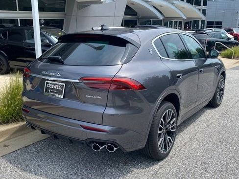 New 2025 Maserati Grecale GT image 5