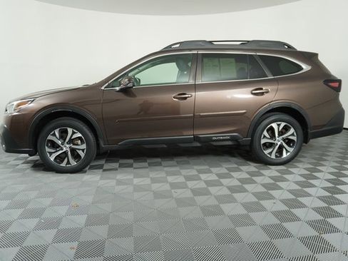 Used 2022 Subaru Outback Limited image 4