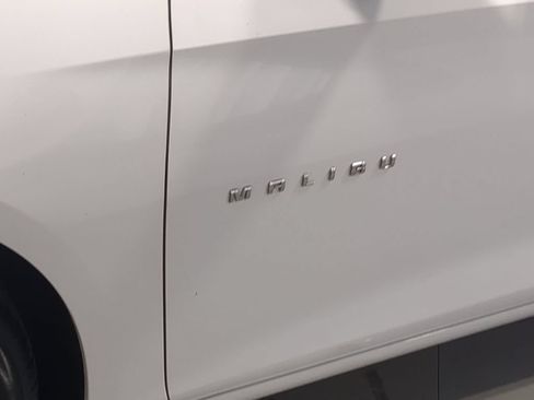 Used 2017 Chevrolet Malibu LT w/ Leather Package FWD image 16
