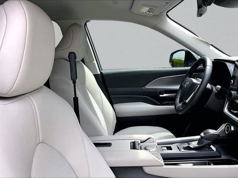 Certified 2025 Toyota Grand Highlander FWD image 29