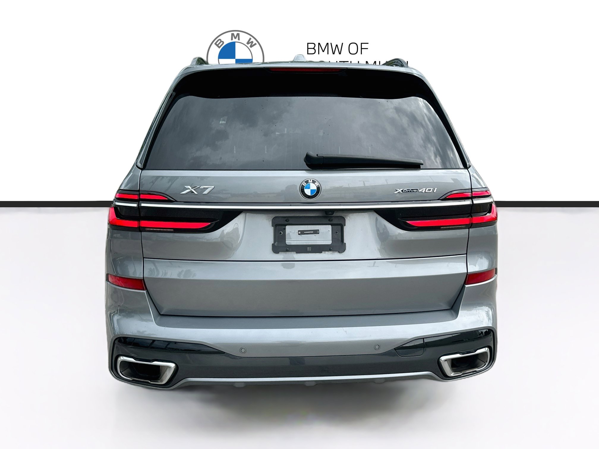 Used 2024 BMW X7 xDrive40i w/ M Sport Package AWD/4WD image 6
