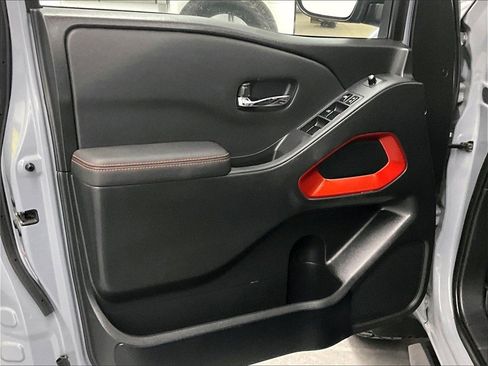 Used 2024 Nissan Frontier PRO-4X w/ Off-Road Protection Package image 9