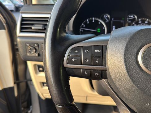 Used 2022 Lexus GX 460 Premium w/ Premium Package image 18