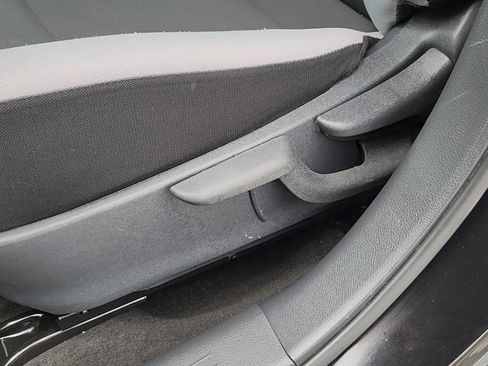 Used 2025 Nissan Versa S w/ Trunk Package FWD image 9