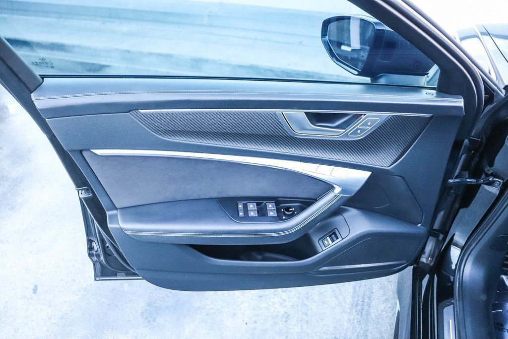 Used 2022 Audi RS 6 w/ Carbon Optic Package AWD/4WD image 24