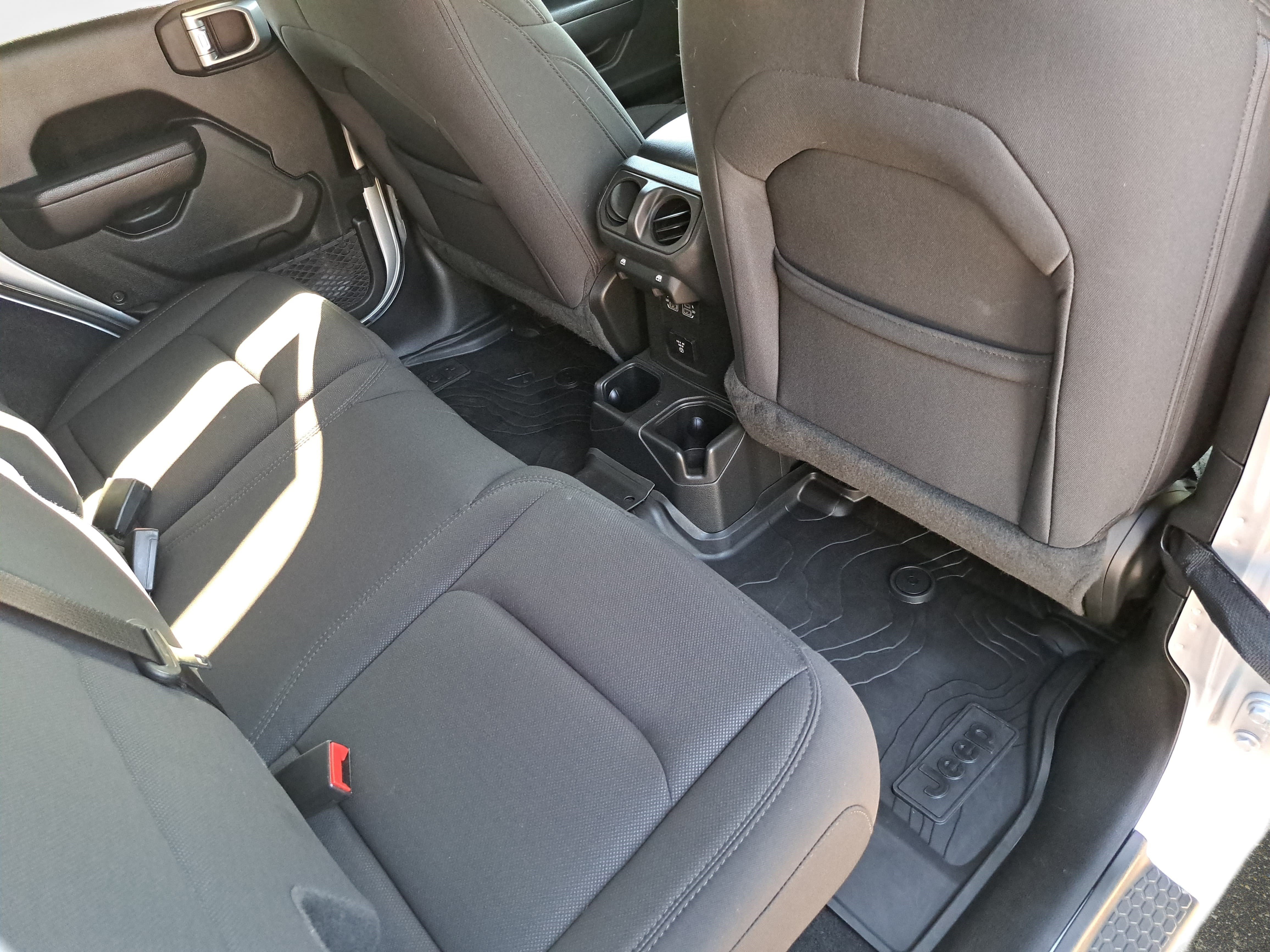 Used 2022 Jeep Wrangler Unlimited Sport AWD/4WD image 11