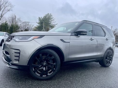 Certified 2024 Land Rover Discovery Dynamic SE image 37
