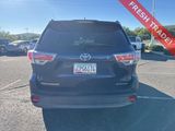 Used 2014 Toyota Highlander XLE image 3