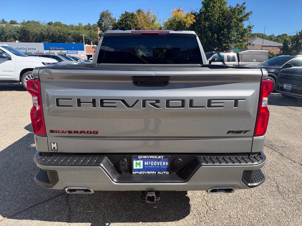 Used 2023 Chevrolet Silverado 1500 RST w/ Redline Edition AWD/4WD image 4