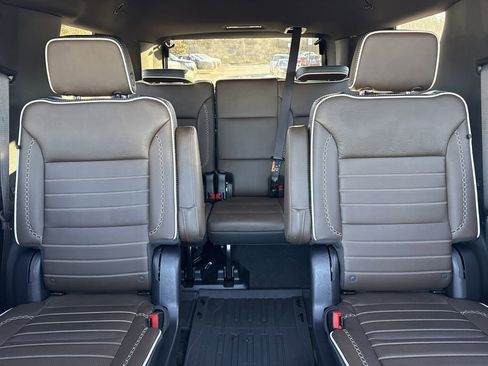 Used 2025 GMC Yukon Denali Ultimate image 30