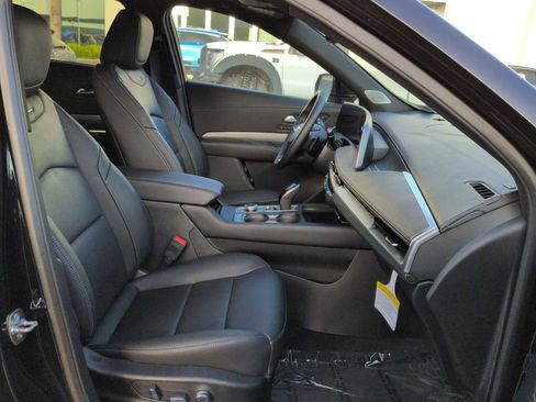 New 2025 Cadillac XT4 Premium Luxury image 28