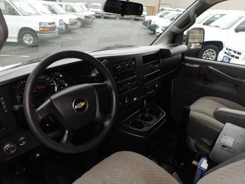 Used 2016 Chevrolet Express 2500 RWD image 14