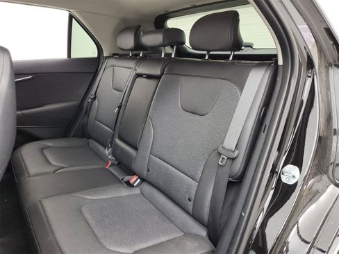 Certified 2024 Kia Niro SX Touring image 19