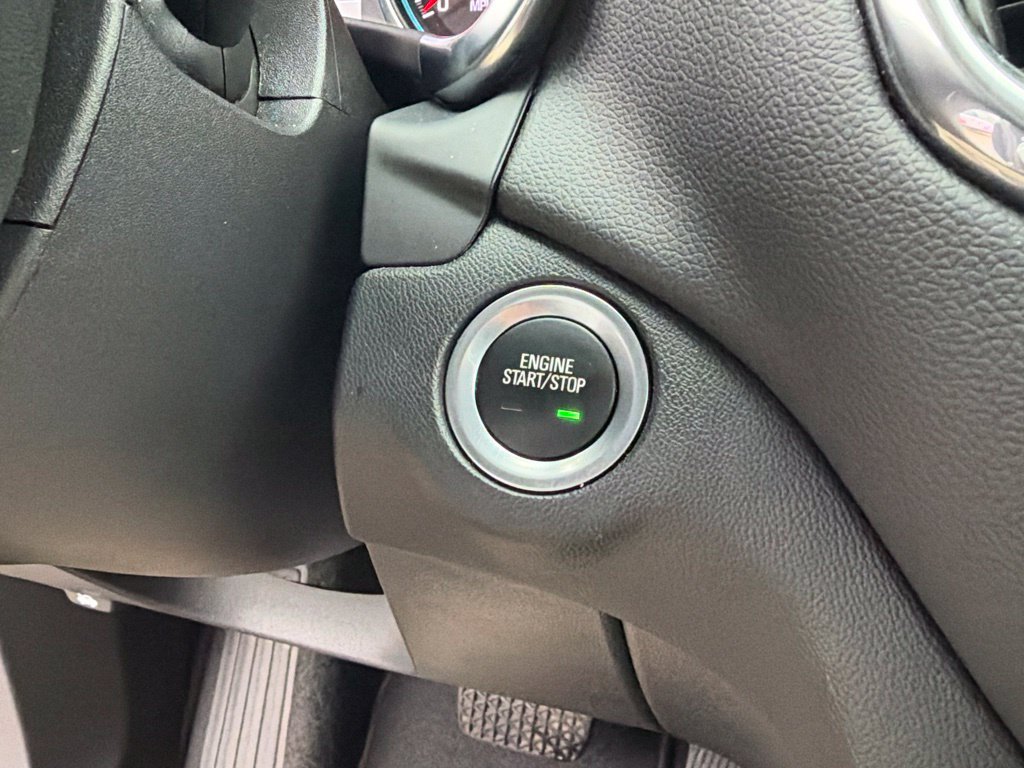 Used 2023 Chevrolet Equinox LT FWD image 18
