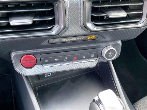 Used 2024 Ford Mustang EcoBoost image 31