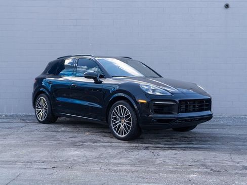Certified 2022 Porsche Cayenne S image 9