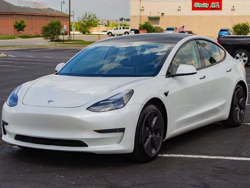 Used 2021 Tesla Model 3 Standard Range Plus RWD image 3